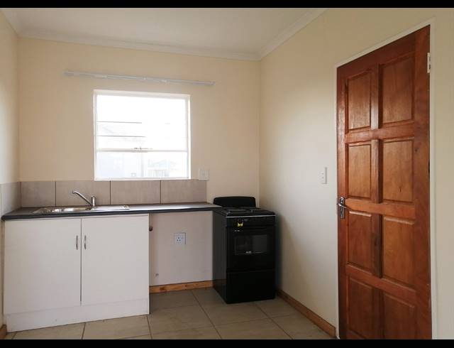 3 BEDROOM FREEHOLD FOR SALE IN SHARON PARK